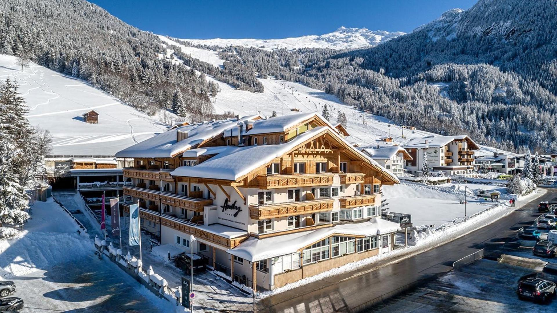 Hotel Andy 4 Sterne Superior Йерценс Экстерьер фото