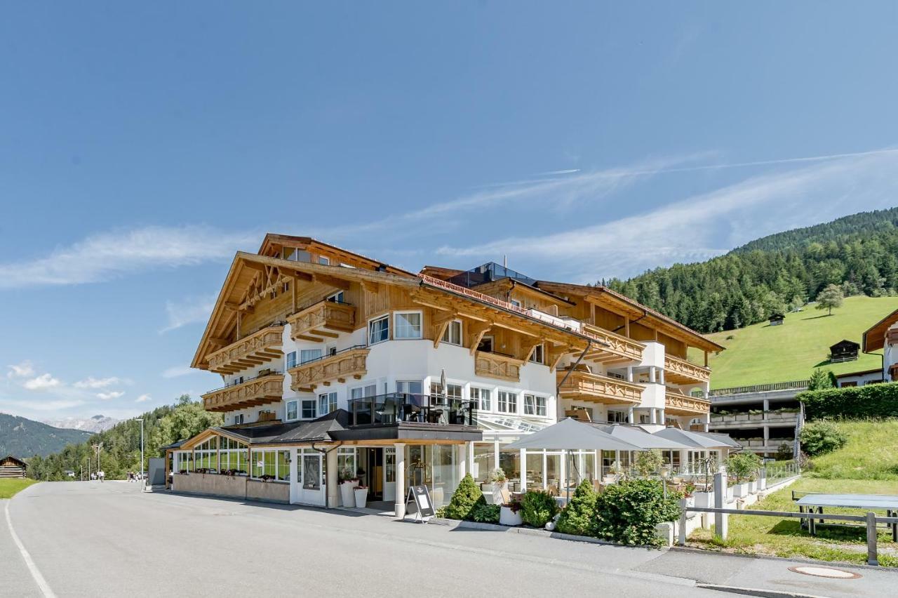 Hotel Andy 4 Sterne Superior Йерценс Экстерьер фото